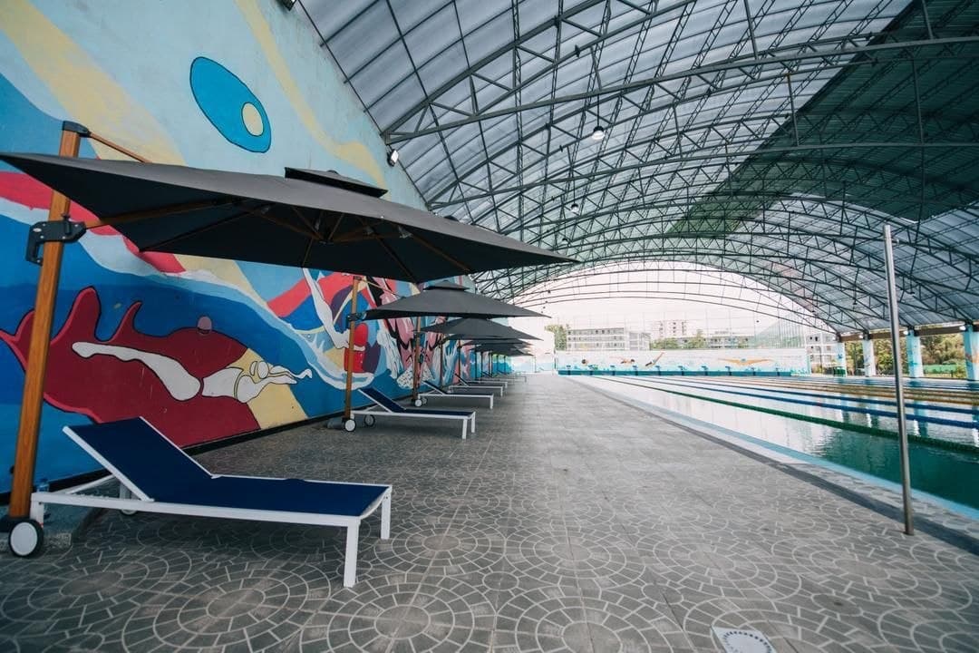 Swimming pool